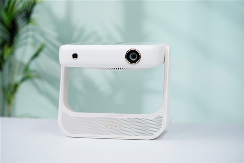 当贝史上最轻薄投影仪当贝d5x图赏,当贝d6xpro投影深度测评