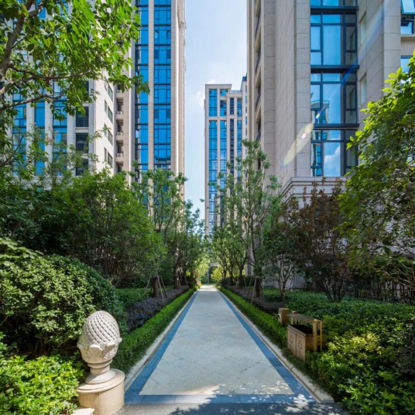 稳健发展李嘉诚,稳健发展持续创新