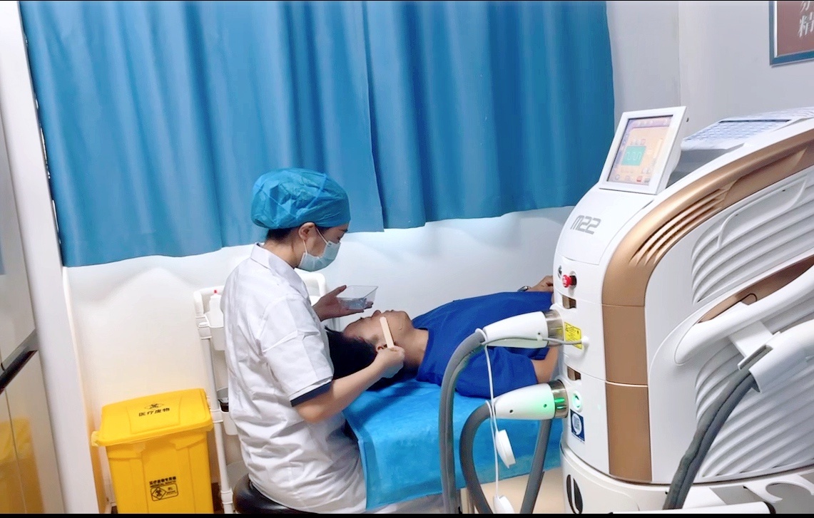 武汉医院延时门诊,武汉汉口医院夜间休息区