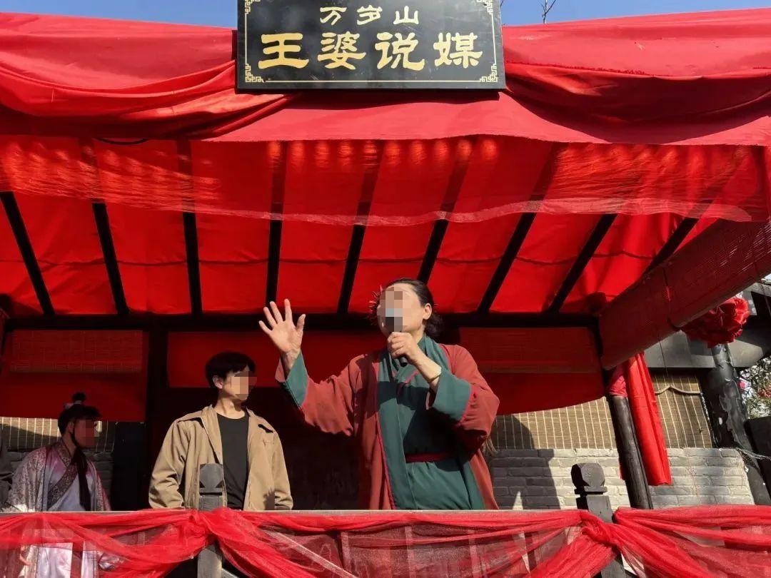 张颂文收到诈骗电话,张颂文被骗回应签名照卖8000元