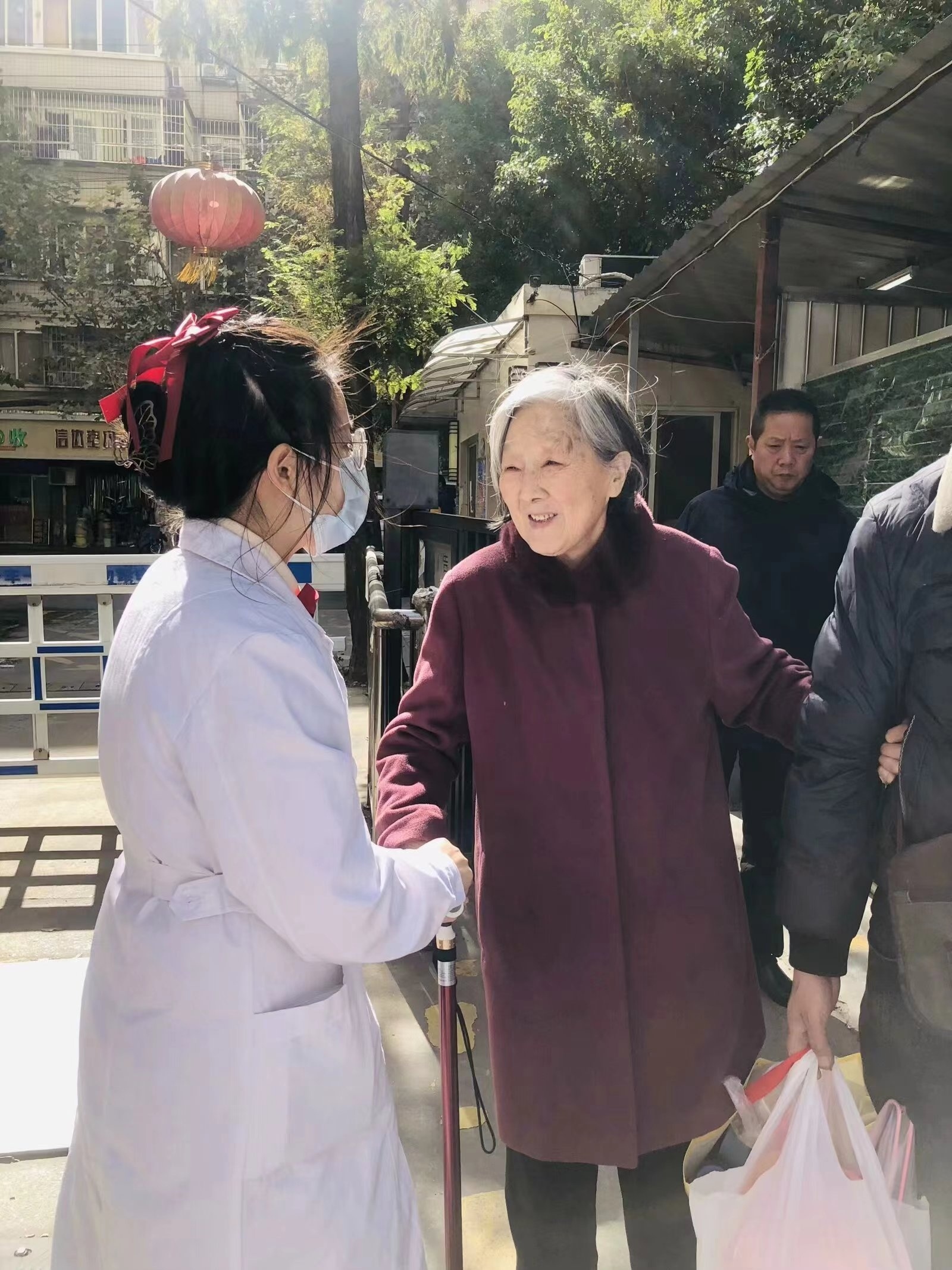 硚口这家社卫中心引进博士硕士，越来越多居民首诊选择这里