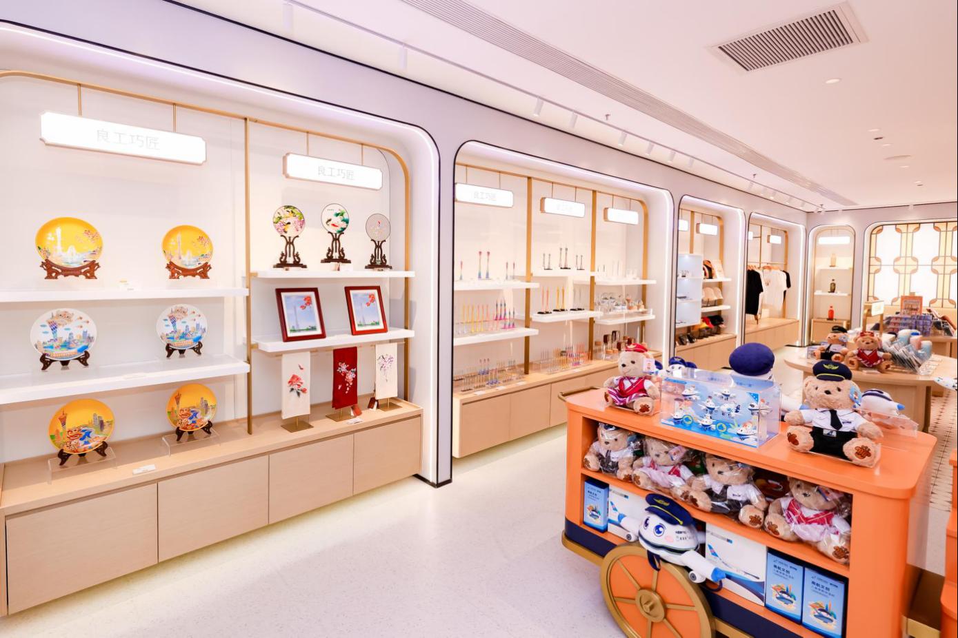 白云山南门美食广场开了吗,白云山景区美食广场