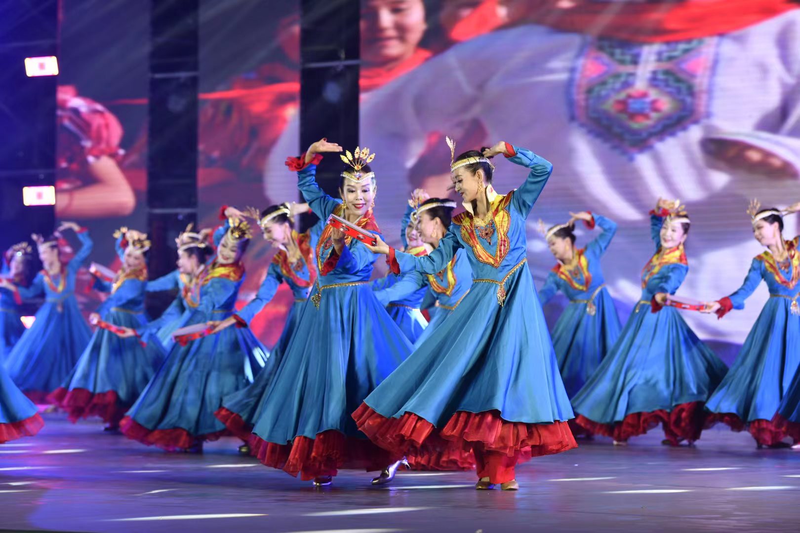 美美与共打鼓表演,全国广场舞北京集中展演圆满举行