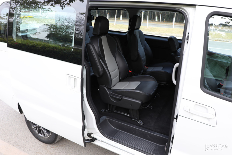 10万左右大空间mpv,10多万空间最大的mpv混动