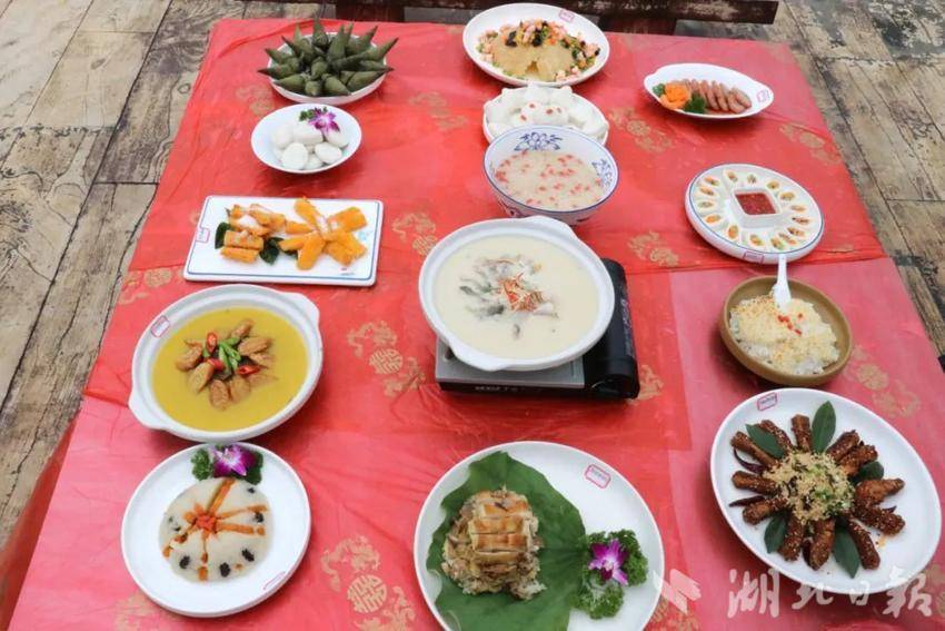 竹溪：万人云品贡米宴三级媒体大直播