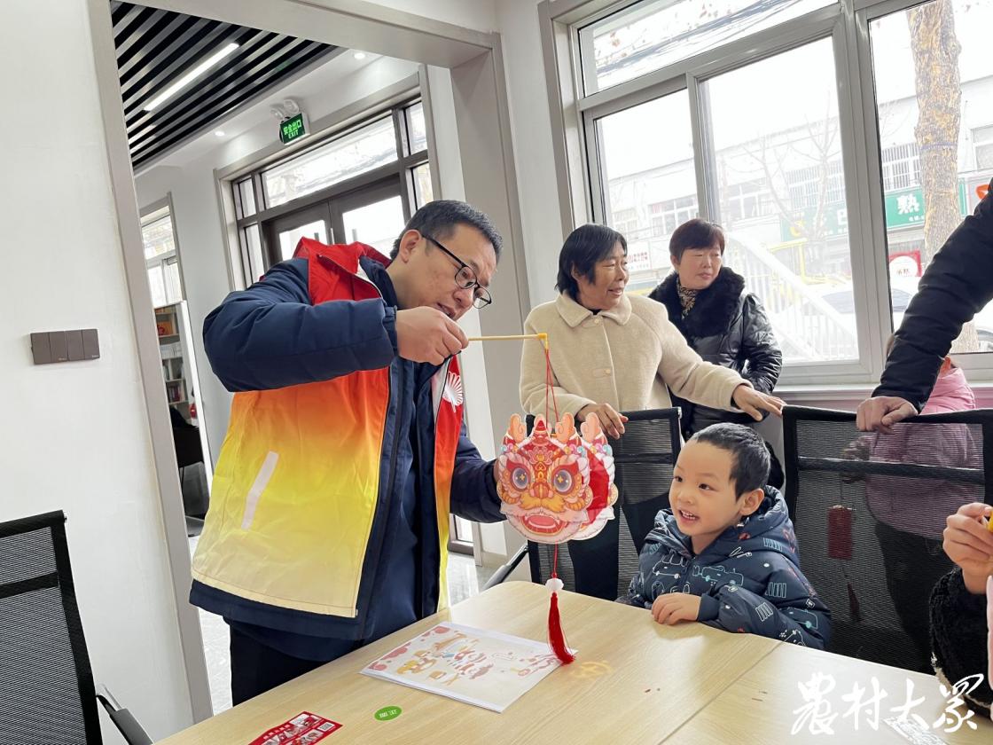 做龙灯的寓意,上联看恐龙赏龙灯迎龙年