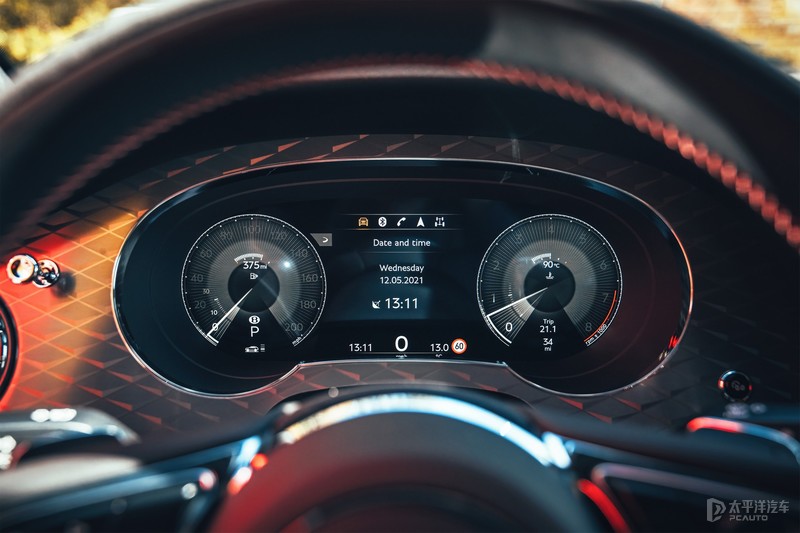 宾利飞驰2017款4.0tv8s标准版,宾利限量版混动车型全新宾利飞驰