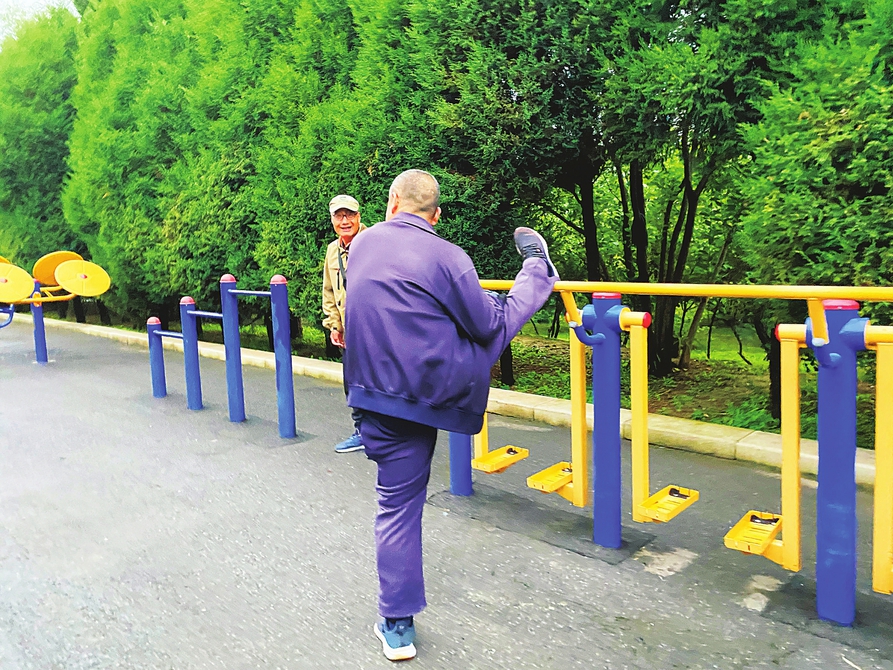 晋城特色地标,晋城体育场风景