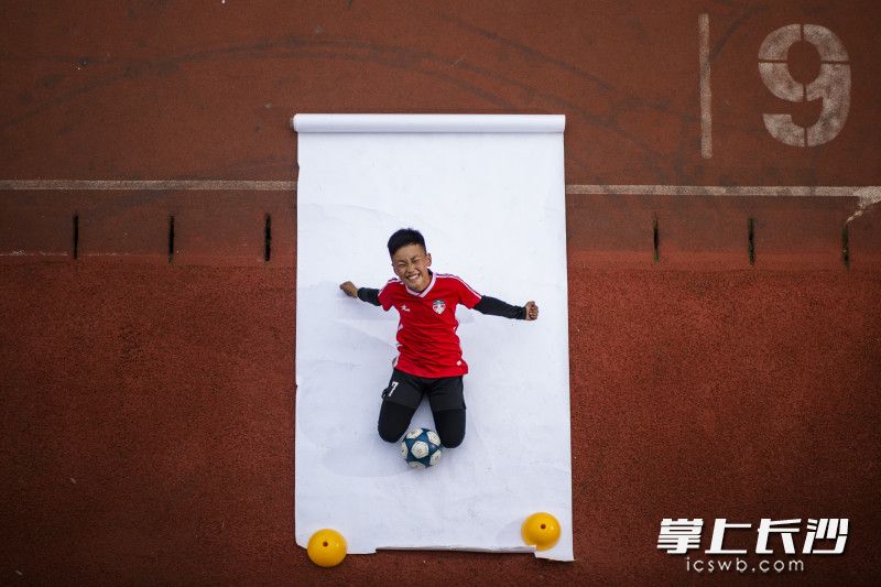 世界足球日展板,世界足球日图片