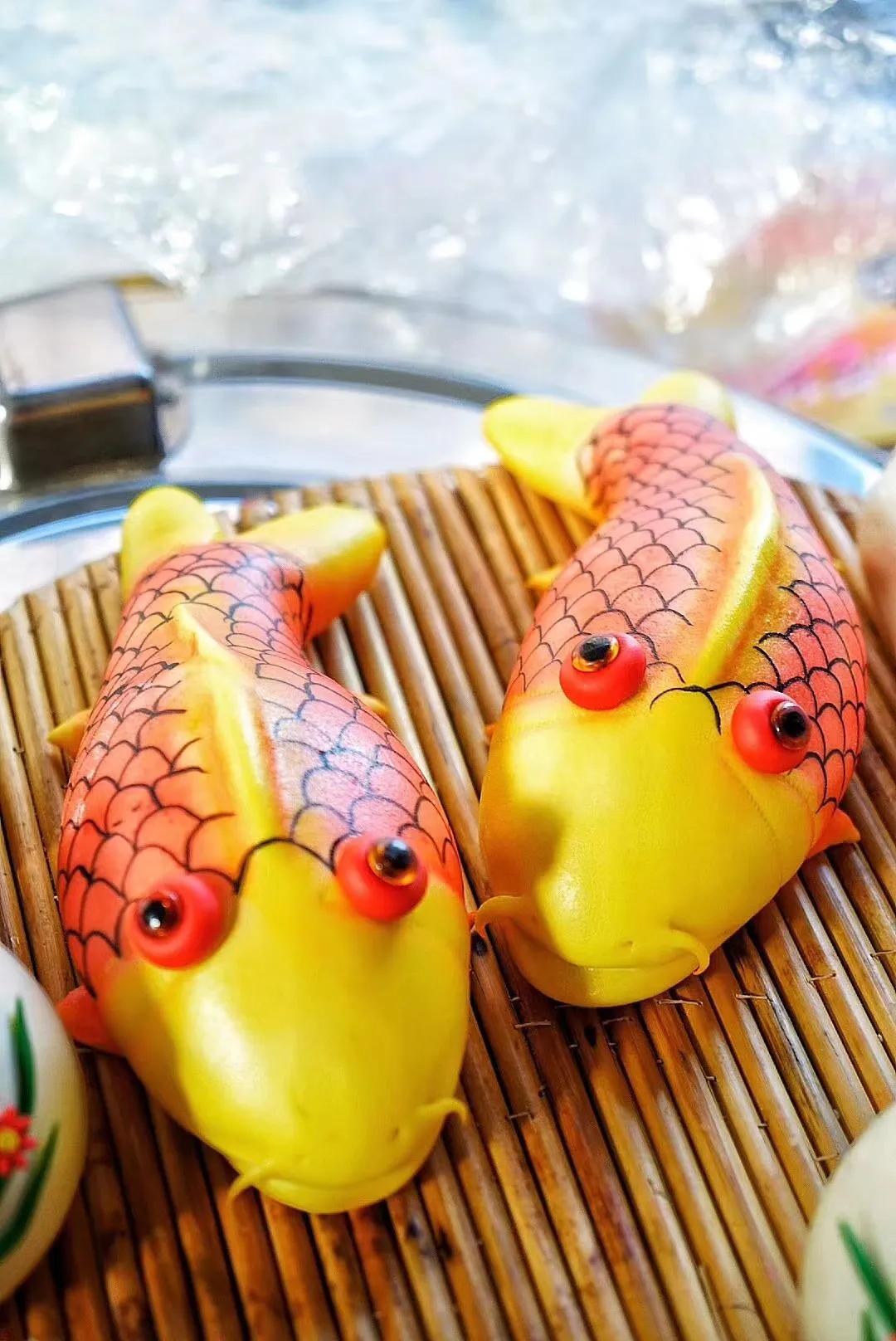 山东人很喜欢吃面食,山东人过年的馒头有多大