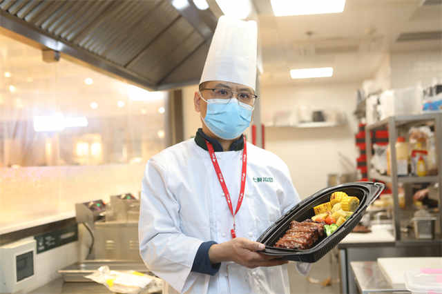 新春走基层点赞他们接力干了30载,新春走基层坚守一线为健康护航