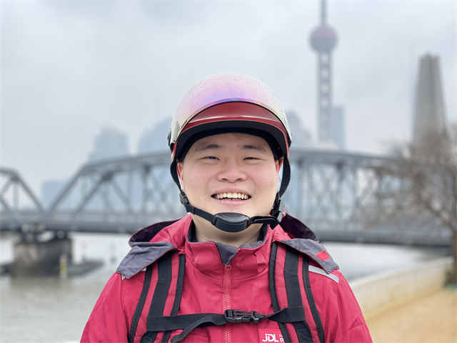 新春走基层点赞他们接力干了30载,新春走基层坚守一线为健康护航