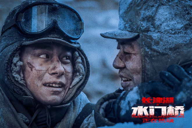 易烊千玺新闻联播领唱,易烊千玺长津湖发布会搞笑