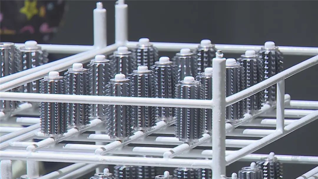 2.5厘米的“小刀”，为什么能卖到2万8？