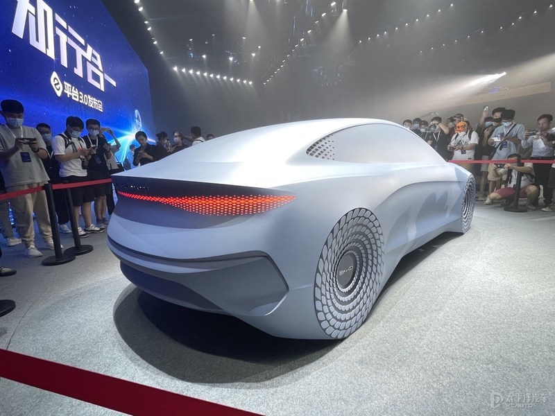 比亚迪海豹对比新款model3,比亚迪海豹顶配和model3性能版