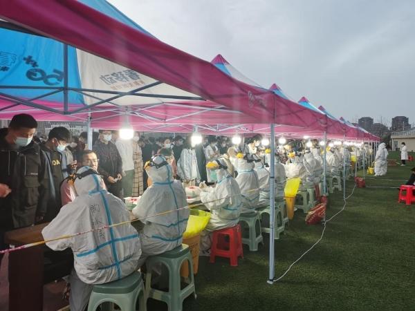 全力筑牢校园安全防控,众志成城筑牢疫情防控安全线