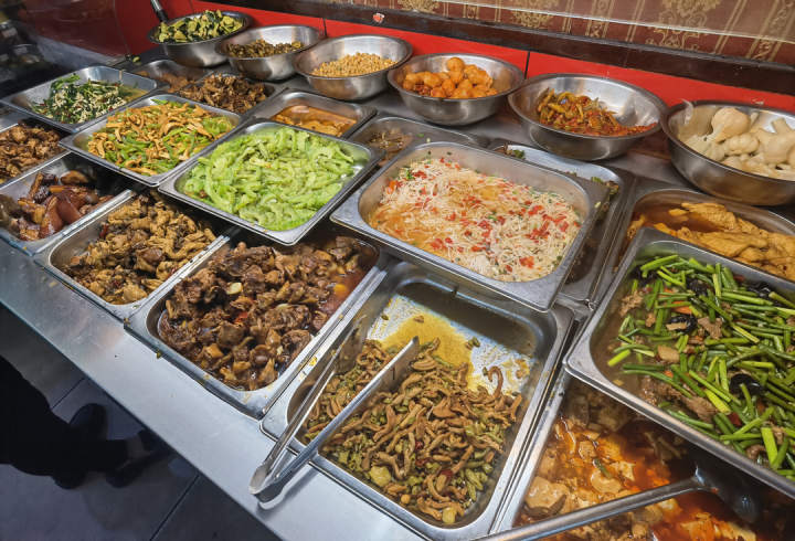 杭州16块钱自助餐,杭州13块钱随便吃的自助餐干净吗