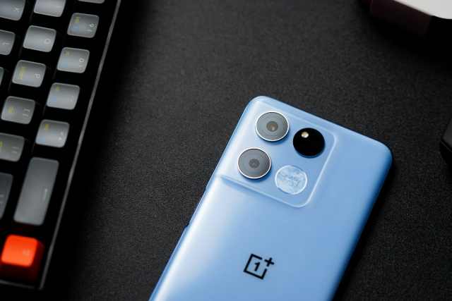 1500元左右的手机哪几款性价比高,预算1000左右可以入手哪几款手机