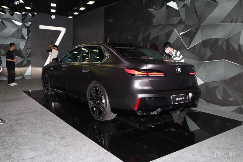 奔驰奥迪宝马三个性价比最好的车,宝马奥迪奔驰这三款车哪个最实用