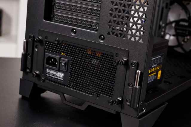 微星战神700机箱,微星700RL机箱