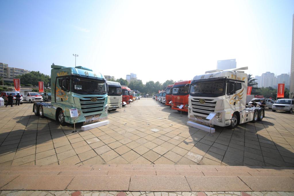 达成就业意向400多人,达成200台一千万订单战略合作意向