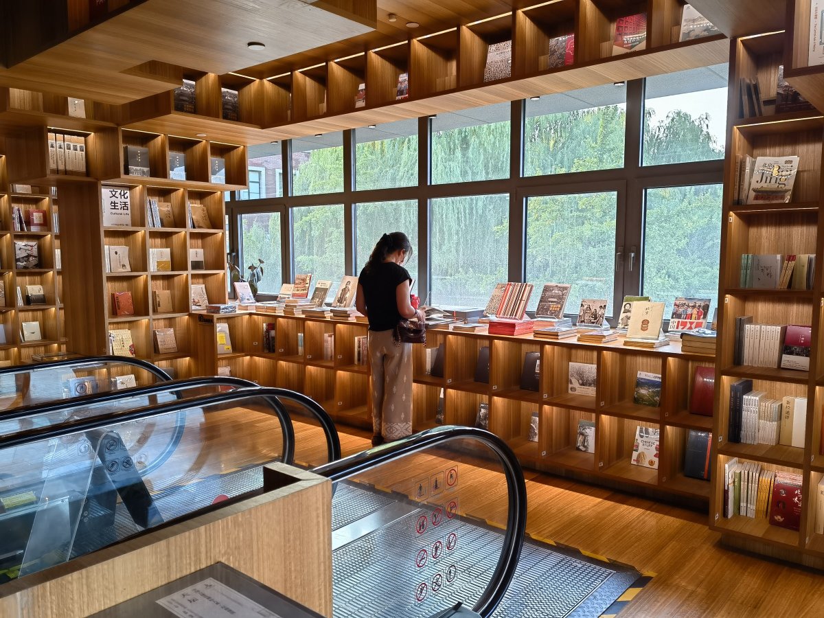 小米12sultra跟华为p50pro对比,小米12sultra和华为p50pro对比