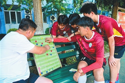 一个少年的足球梦,一名普通体育教师的篮球梦