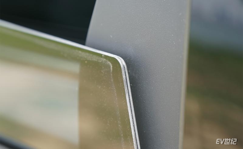 荣威imax8欢聚版路测,全球首款纯电mpv荣威imax8ev