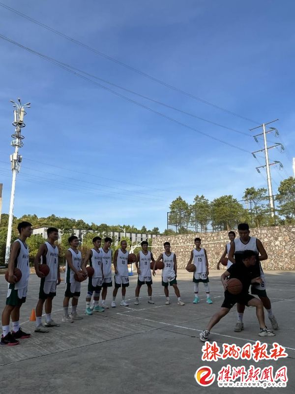 高温下的坚守烈日下的担当,高温下的一线坚守