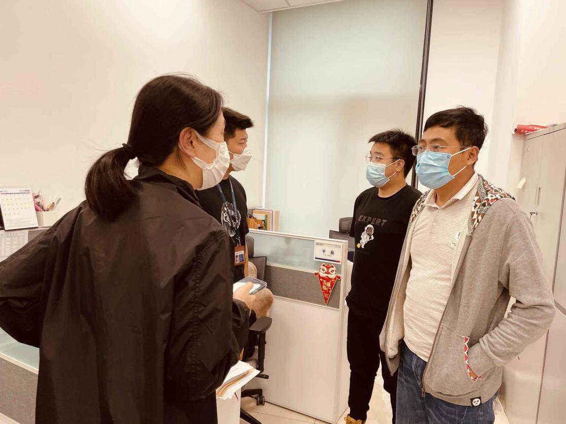 化身“搬运工”“跑腿侠”——浦发银行助力防疫解难题