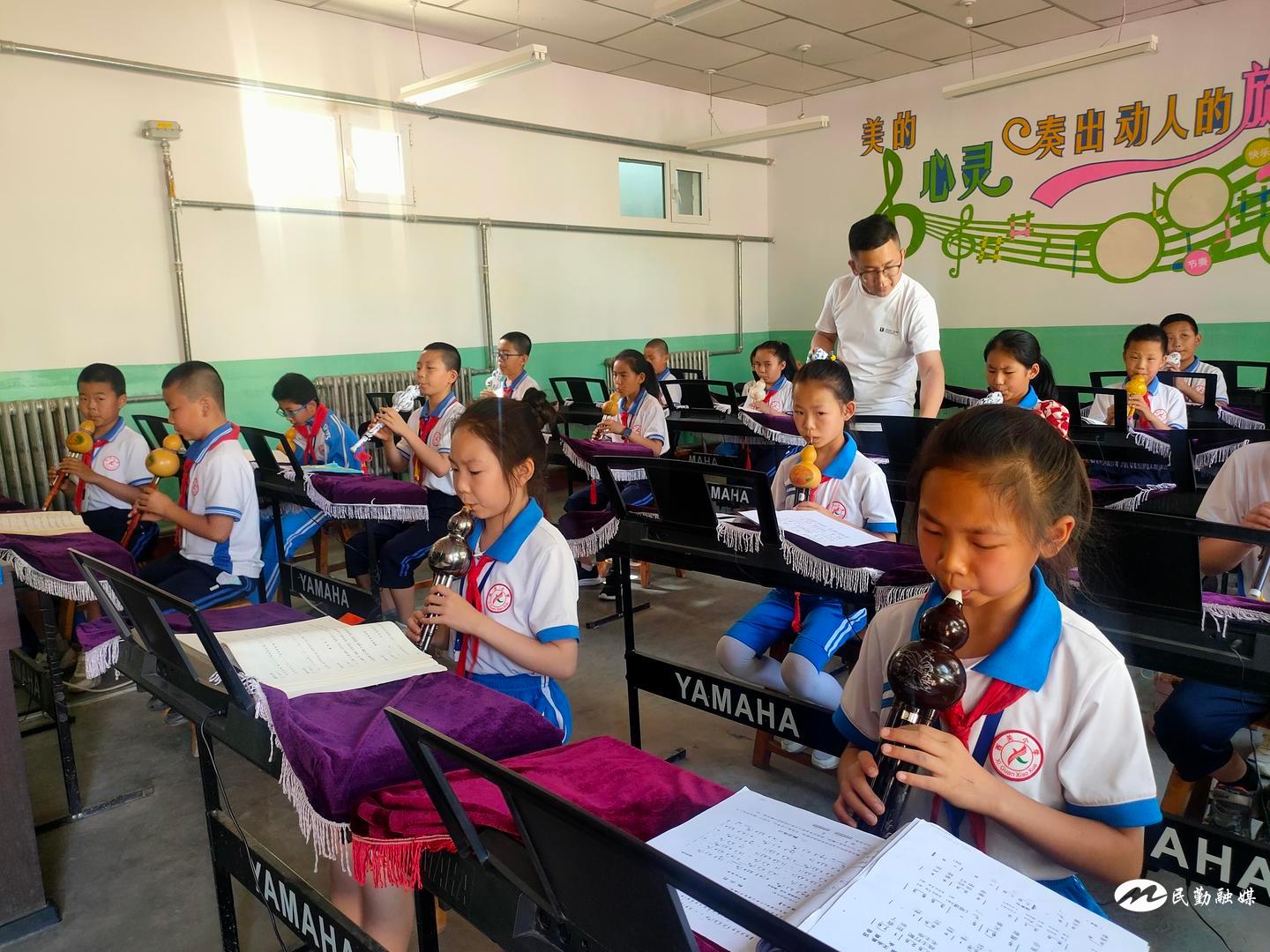 凝心聚力砥砺奋进谱写教育新篇,厚植教育沃土书写育人新篇