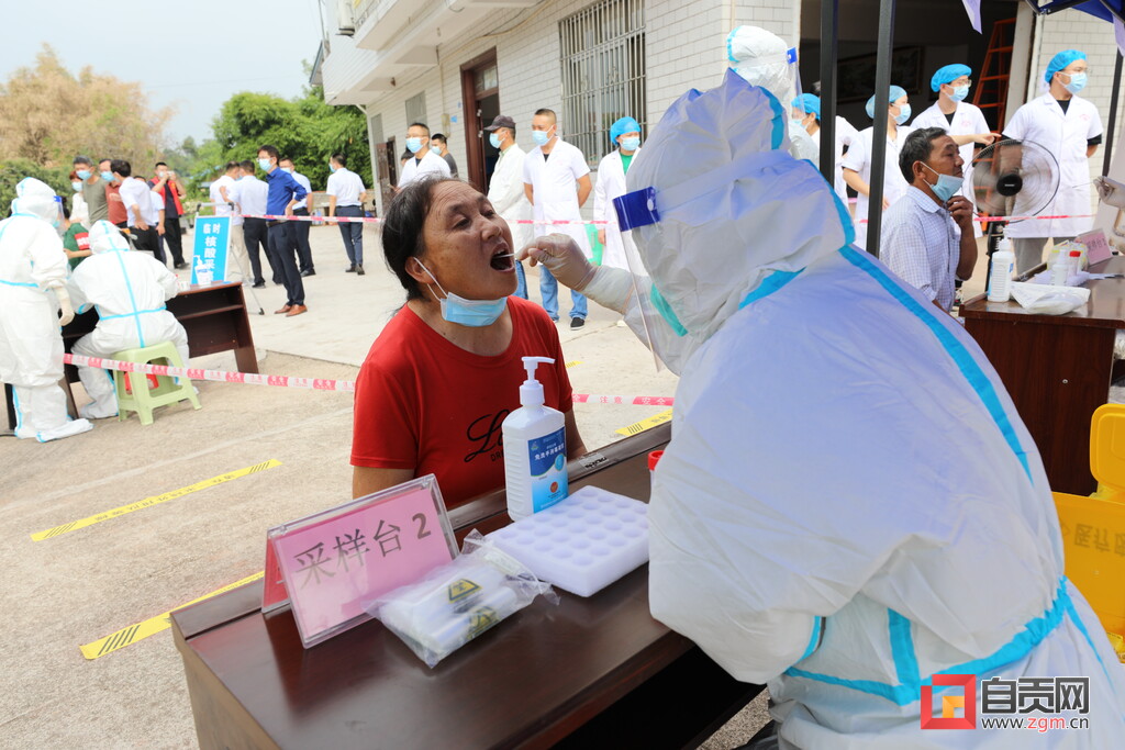 党群齐参与筑牢疫情防控红色堤坝,齐心合力携手抗疫筑牢疫情防线
