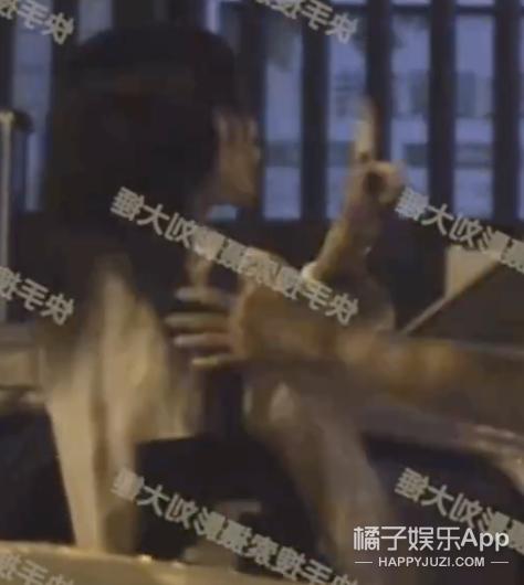 窦唯二女儿窦家媛近照,岳明辉窦佳嫄直播