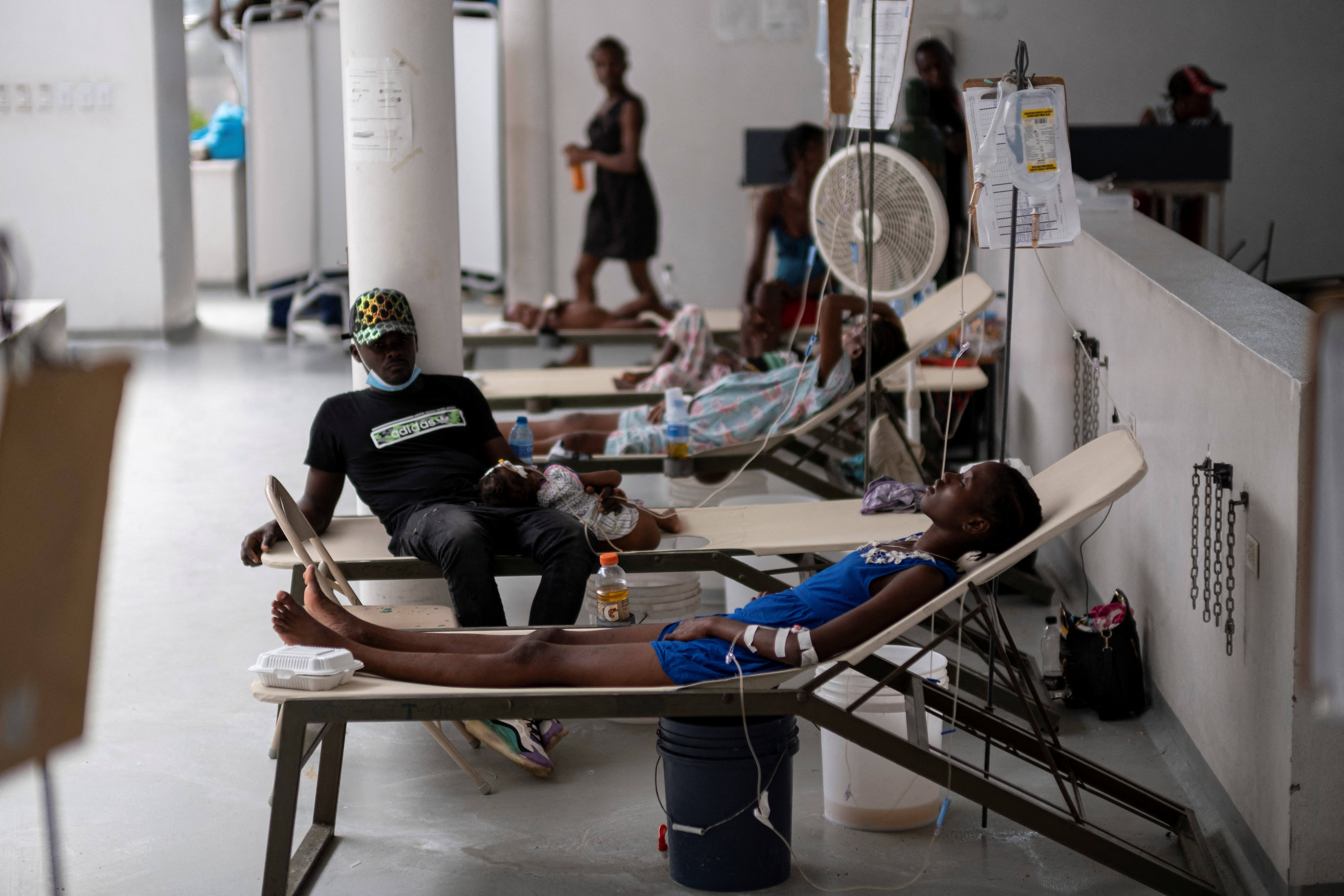 外代一线荷兰,国外医生治疗霍乱