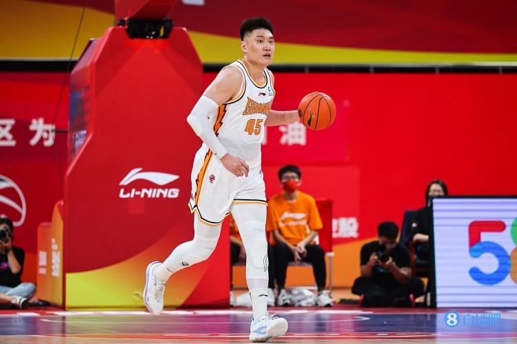 王哲林cba总得分最新数据统计,cba第一篮板王