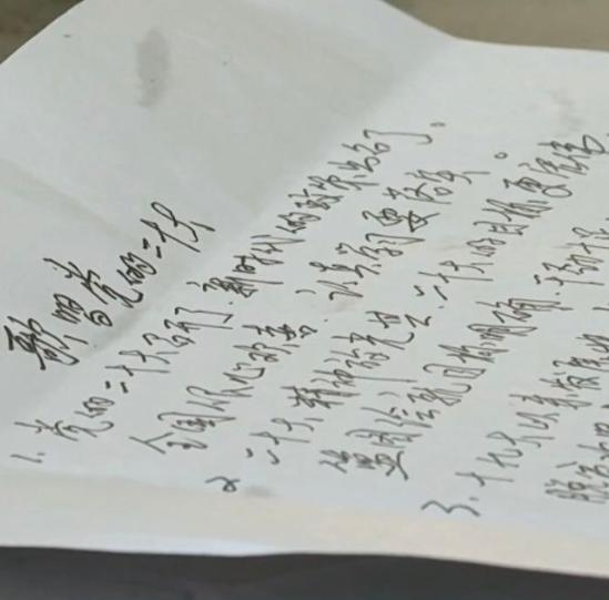 让党的二十大精神飞入寻常百姓家,让党的二十大精神在农村落地生根