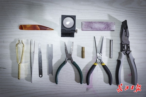 卖笔小伙,卖文具小伙