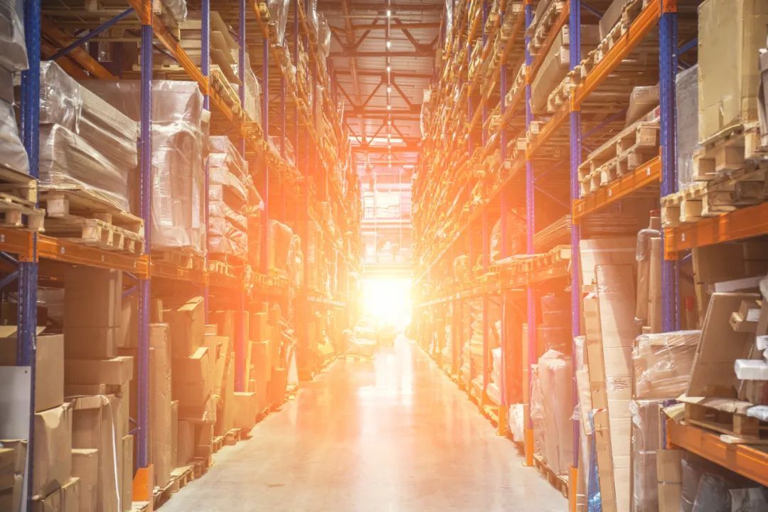 从物流仓储管理到多元化资管平台?36氪对话黑石龙地CEO黄咏祥