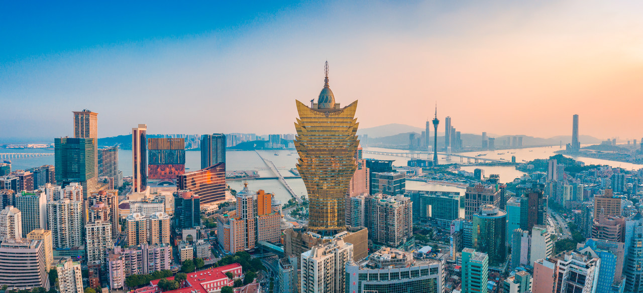 澳门新一轮赌牌落定！何鸿燊家族守住三张牌照，大马赌王爆冷出局