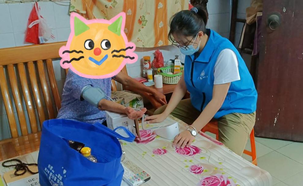 蔡家岗街道做社区老人的贴心管家,社区工作者是社区居民的贴心人