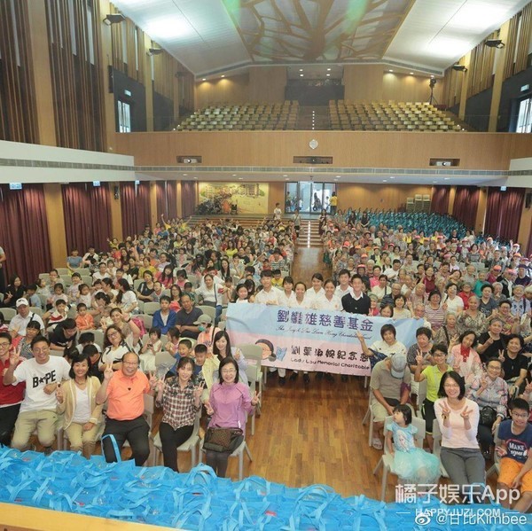 香港女首富甘比晒新照,香港女首富甘比今昔照片对比