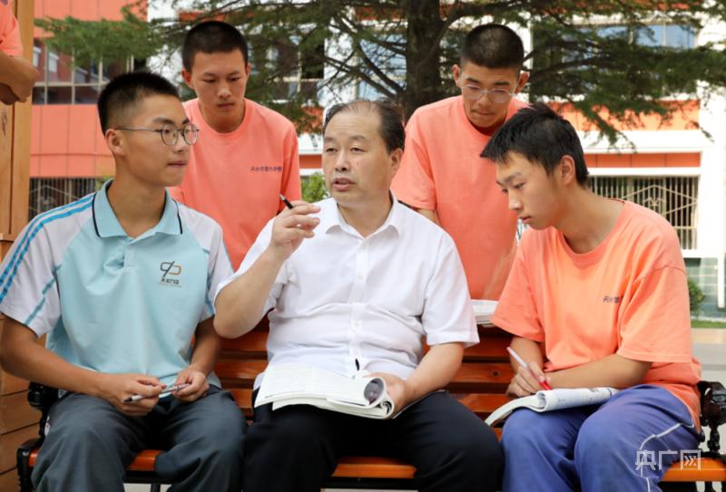 加强教师队伍建设简报,甘肃乡村教师队伍建设