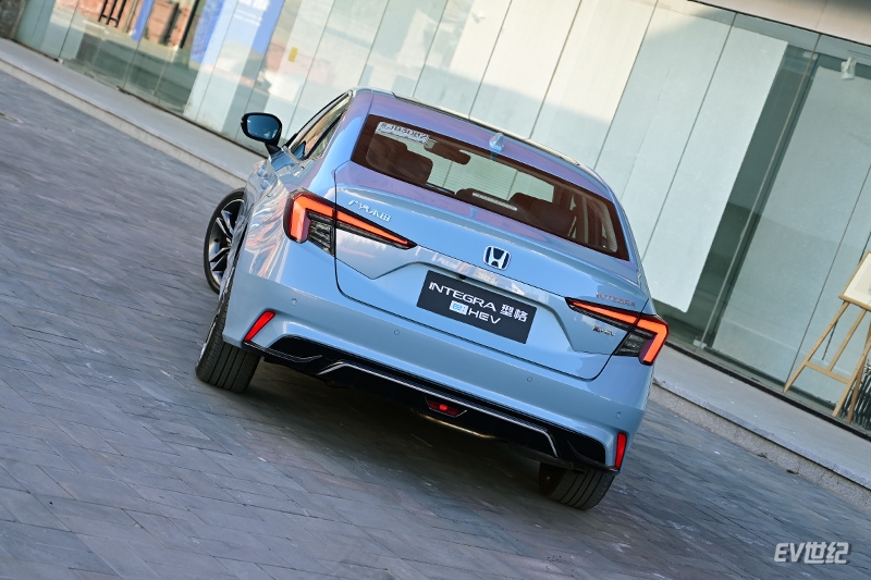 广汽本田型格幻夜科技版1.5t+cvt,广汽本田型格混动2023款评测