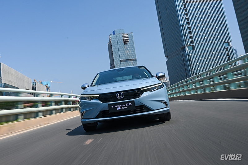 广汽本田型格幻夜科技版1.5t+cvt,广汽本田型格混动2023款评测