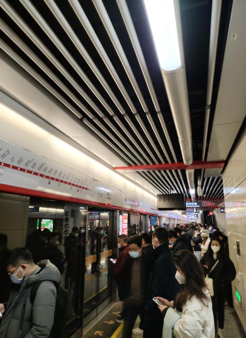 长沙迎节前晚高峰,长沙迎来节前晚高峰