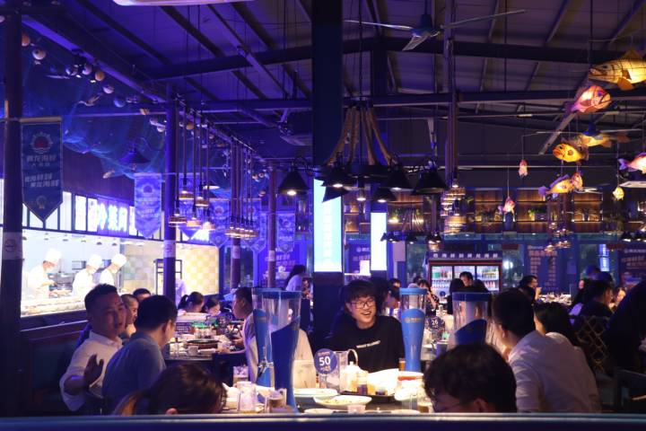 复盘杭州“跨年”：人潮车流开启新年新生活