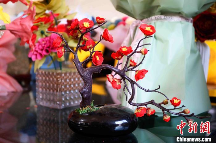 现成的山东煎饼怎么做煎饼果子,好吃的山东煎饼做法摆摊