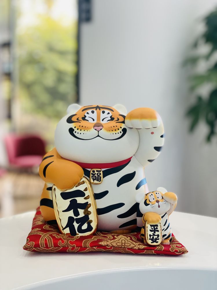 大小姐回公司送外卖,大小姐回家接管公司