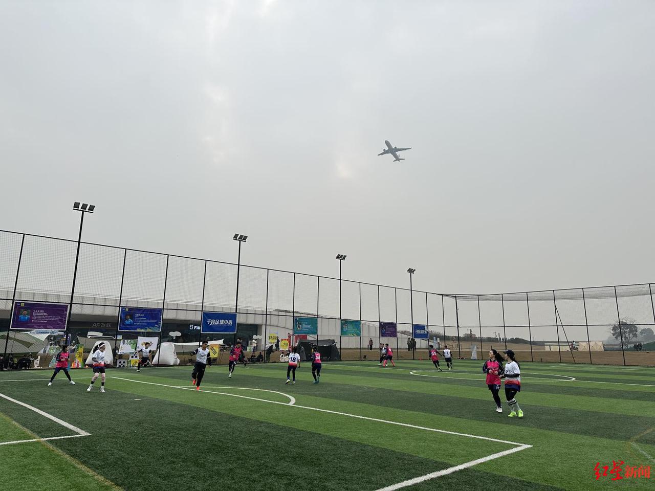 飞机和飞机竞速比赛,飞机和滑翔机比赛