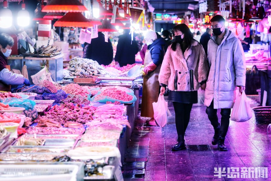 进入腊月门，“快递春运”海鲜唱主角！商家：高档海鲜遇“冷”，平价货更受欢迎